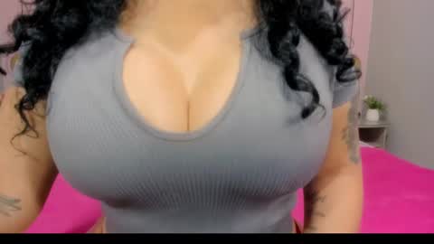 Snapshot of 00valeriasexxx chatting on March 2025 11:44:02 AM Valeria online show from March 2025 11:44:02 AM