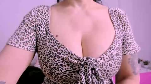 Snapshot of 00valeriasexxx chatting on October 2025 09:43:01 AM Valeria online show from October 2025 09:43:01 AM