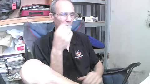 Snapshot of 04oldskool chatting on December 2024 09:13:02 PM 04oldskool online show from December 2024 09:13:02 PM
