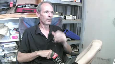 Snapshot of 04oldskool chatting on December 2024 12:42:02 AM 04oldskool online show from December 2024 12:42:02 AM
