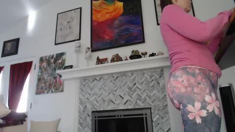 Aurora Willows online show from January 2025 09:41:01 PM