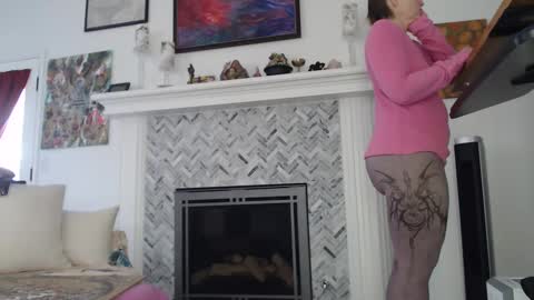 Aurora Willows online show from January 2025 09:11:02 PM