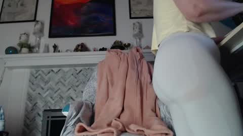 Aurora Willows online show from February 2026 06:40:02 AM