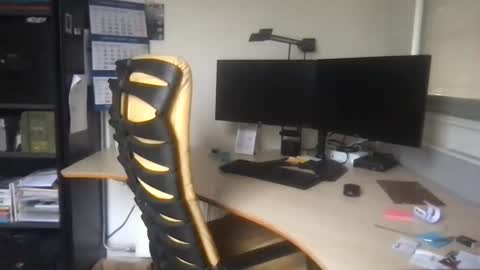 Snapshot of 18hereman chatting on December 2024 11:07:02 AM man 18 but cute online show from December 2024 11:07:02 AM