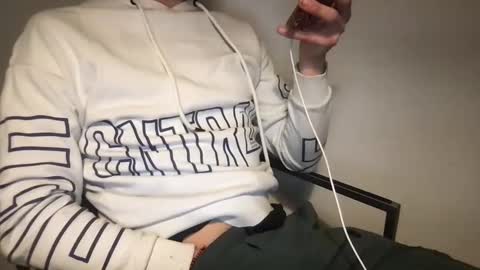 Snapshot of 18hereman chatting on December 2024 12:54:01 AM man 18 but cute online show from December 2024 12:54:01 AM