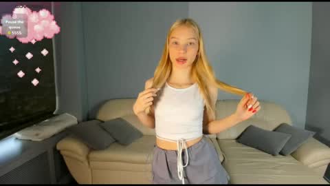 Snapshot of 18kira18 chatting on November 2025 05:06:01 AM Kira online show from November 2025 05:06:01 AM