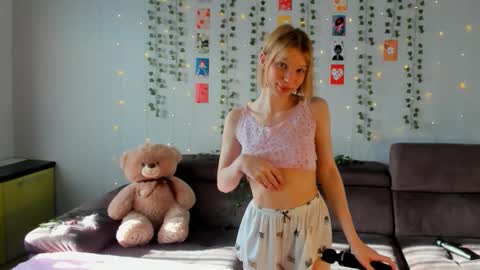 Snapshot of 18kira18 chatting on February 2026 05:36:01 AM Kira online show from February 2026 05:36:01 AM