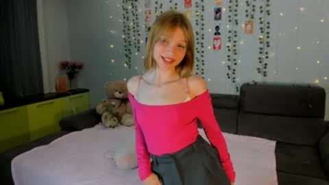 Kira online show from May 2026 07:30:01 PM