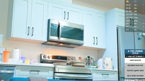 Snapshot of 18not20 chatting on March 2026 12:05:01 AM Tong Ralph online show from March 2026 12:05:01 AM