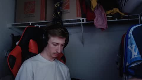 Snapshot of 18str8igcock chatting on January 2025 04:21:01 AM 18str8igcock online show from January 2025 04:21:01 AM