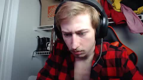 Snapshot of 18str8igcock chatting on January 2025 08:47:01 PM 18str8igcock online show from January 2025 08:47:01 PM