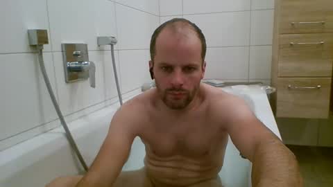 Snapshot of 19berni91 chatting on November 2025 05:45:02 PM berni online show from November 2025 05:45:02 PM