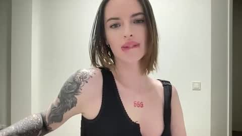 DOVE online show from October 2025 06:08:02 PM