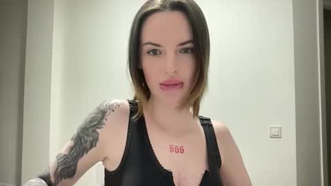 DOVE online show from October 2025 08:20:02 PM