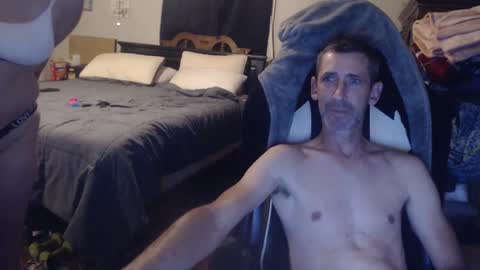 Snapshot of 1hotcouple2c chatting on September 2025 12:00:02 AM 1hotcouple2c online show from September 2025 12:00:02 AM