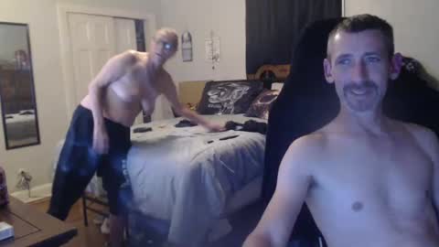 Snapshot of 1hotcouple2c chatting on October 2025 12:10:01 AM 1hotcouple2c online show from October 2025 12:10:01 AM