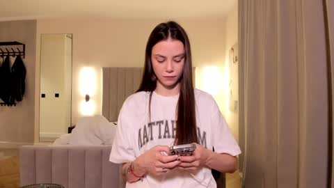 Lily 3 online show from January 2026 08:54:01 PM