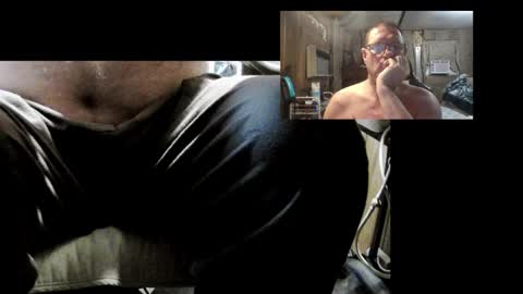 Snapshot of 1isallineed chatting on November 2025 03:45:02 PM Pussy Slayer online show from November 2025 03:45:02 PM