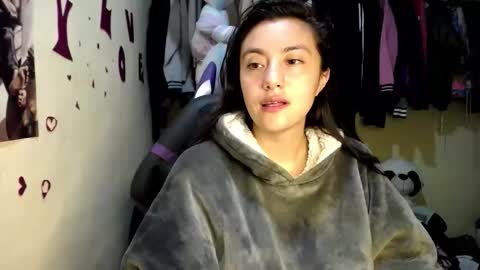 Snapshot of 1kandylove chatting on October 2025 01:47:01 AM 1kandylove online show from October 2025 01:47:01 AM