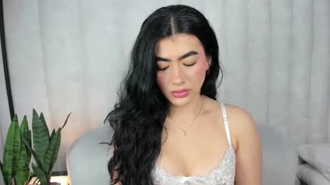 Snapshot of 1m_emily chatting on November 2025 10:57:02 PM . online show from November 2025 10:57:02 PM