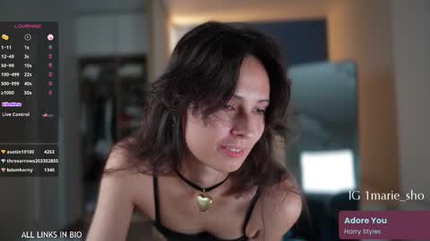 Marie online show from September 2025 06:22:01 PM