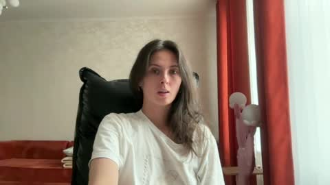 Marie online show from June 2026 03:43:01 PM
