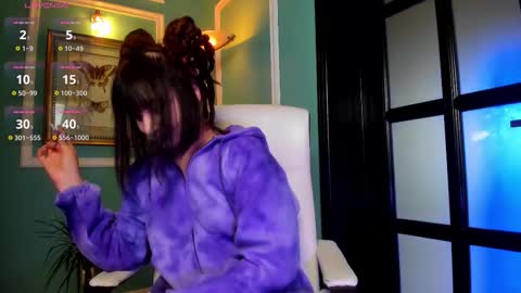 Moona  online show from October 2025 09:40:02 AM