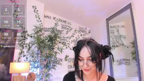 Moona  online show from May 2026 09:31:02 PM