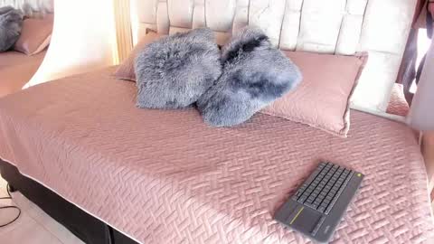 Snapshot of 1naughty_milf chatting on May 2026 12:27:01 AM Luisa online show from May 2026 12:27:01 AM
