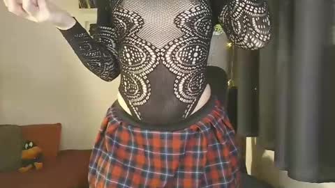 Nonita online show from June 2026 05:28:02 PM