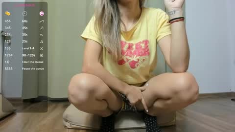 Snapshot of 1nwardly_beauty chatting on May 2026 06:57:01 PM molly online show from May 2026 06:57:01 PM