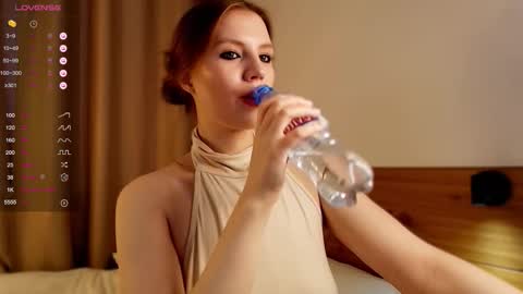 VICTORIA online show from September 2025 04:17:02 AM