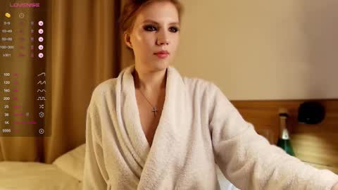 VICTORIA online show from October 2025 01:14:02 AM