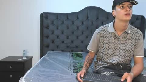 Snapshot of 1threestar chatting on September 2025 12:06:01 PM 1Threestar online show from September 2025 12:06:01 PM