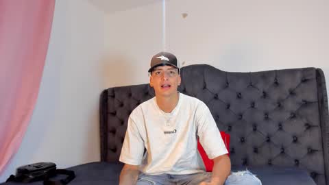 Snapshot of 1threestar chatting on November 2025 02:10:01 PM 1Threestar online show from November 2025 02:10:01 PM