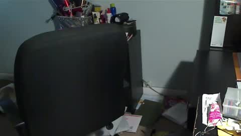 Susan online show from December 2025 04:21:01 AM