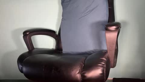 Snapshot of 2001cashking chatting on October 2025 07:43:02 AM 2001cashking online show from October 2025 07:43:02 AM