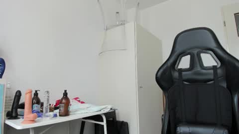 Henk online show from September 2025 12:37:02 PM