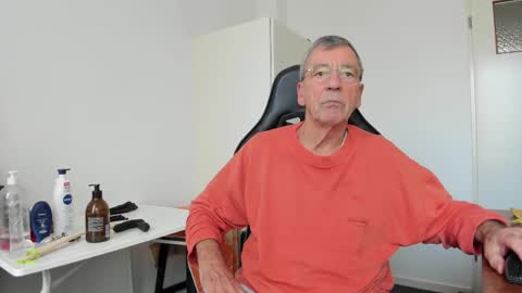 Henk online show from December 2025 12:58:02 PM