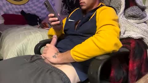 Snapshot of 21yearsy0ung9icheshung chatting on October 2025 04:31:02 PM AlecurClit online show from October 2025 04:31:02 PM