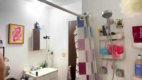 Snapshot of 21yearsy0ung9icheshung chatting on December 2025 01:26:02 AM AlecurClit online show from December 2025 01:26:02 AM