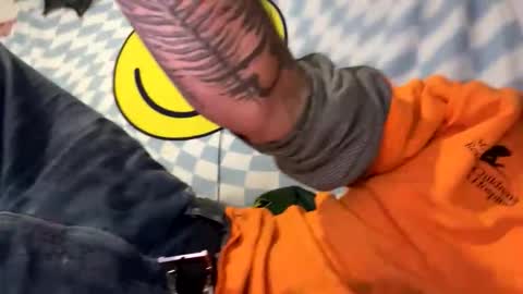 Snapshot of 21yearsy0ung9icheshung chatting on December 2025 12:17:02 AM AlecurClit online show from December 2025 12:17:02 AM