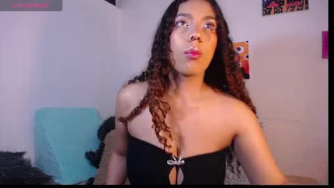 Snapshot of 22emma_ chatting on April 2026 12:41:01 AM EMMA online show from April 2026 12:41:01 AM