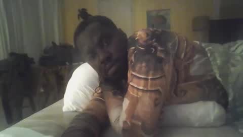 Snapshot of 242doggy242 chatting on November 2025 06:19:02 AM 420 Bbc online show from November 2025 06:19:02 AM