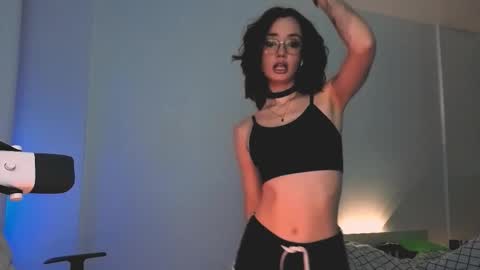 Snapshot of 2b_ chatting on January 2026 04:04:02 AM Sasha weekend from 14 to 27 November online show from January 2026 04:04:02 AM