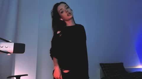 Snapshot of 2b_ chatting on March 2026 01:11:02 AM Sasha weekend from 14 to 27 November online show from March 2026 01:11:02 AM