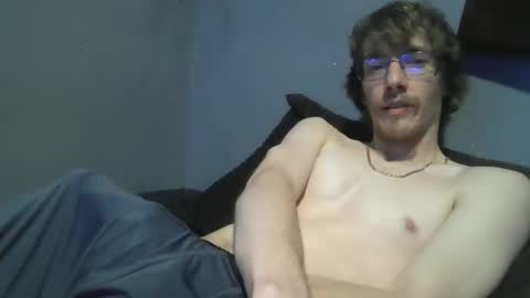 Snapshot of 2big2hype chatting on March 2026 05:08:02 AM cheif online show from March 2026 05:08:02 AM