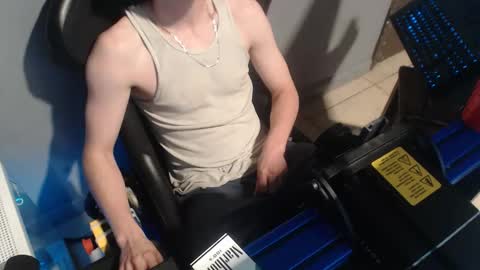 Snapshot of 2big2hype chatting on March 2026 04:06:01 AM cheif online show from March 2026 04:06:01 AM