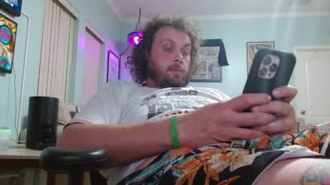Snapshot of 2dirtyhillbillies chatting on April 2026 12:19:01 AM ThrillBilly online show from April 2026 12:19:01 AM