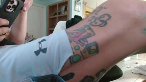 Snapshot of 2dirtyhillbillies chatting on April 2026 09:57:02 PM ThrillBilly online show from April 2026 09:57:02 PM